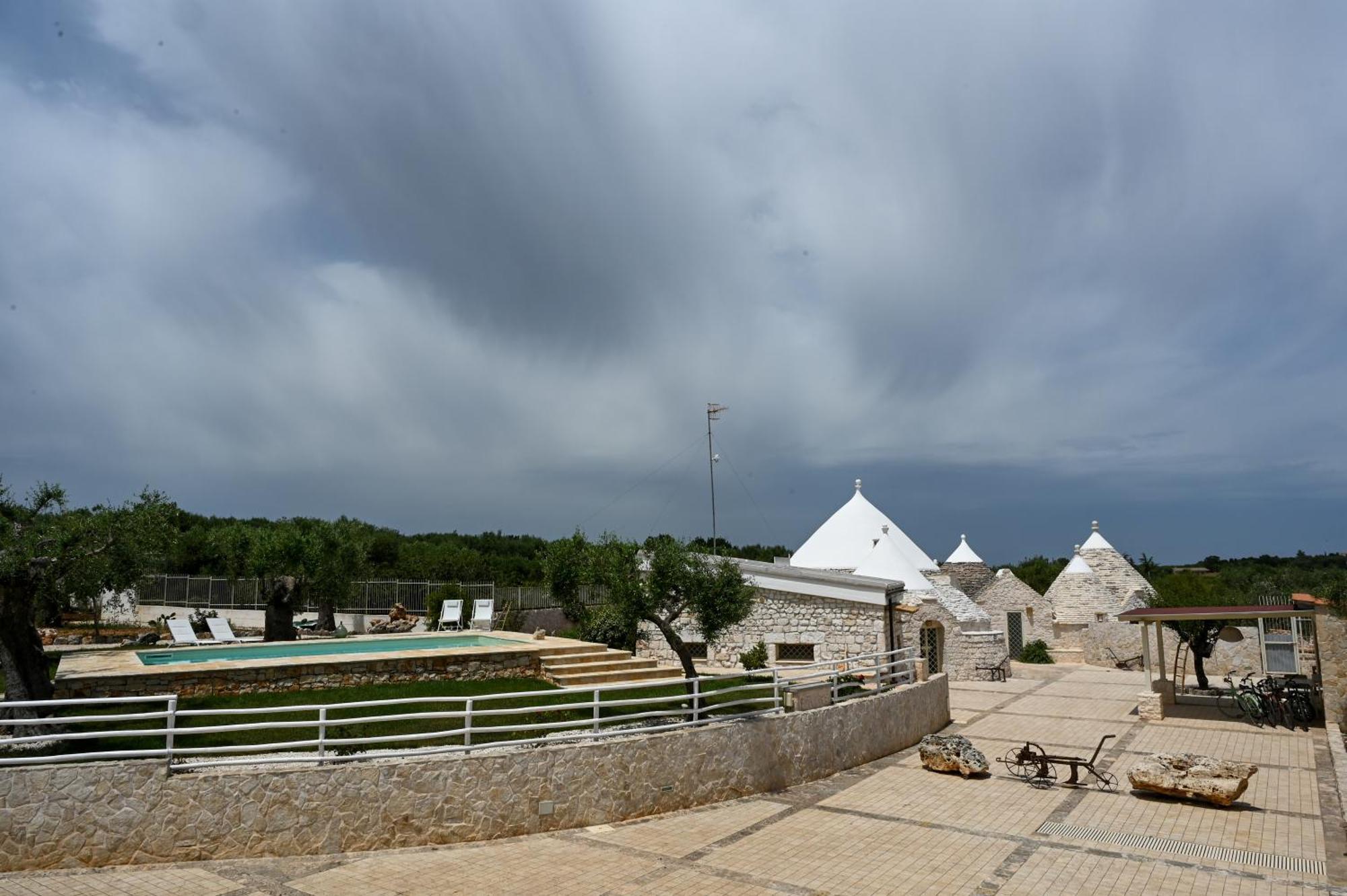 Trulli Lisanna - Exclusive Private Pool And Rooms Up To 10 People Antonelli Zewnętrze zdjęcie